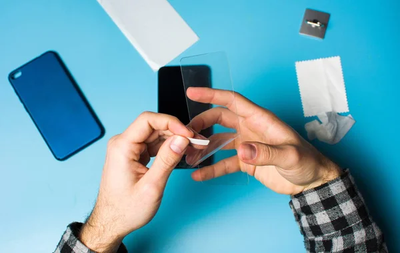 Glass vs. Gel vs. Silicone: Choosing the Smartphone Screen Protector for Your Device